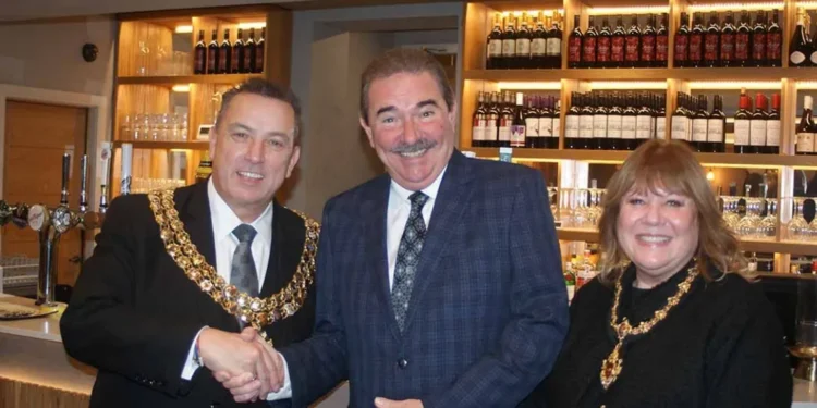 Regent Park Golf Centre expands with No 19 The Lodge Robin with Mayor and Mayoress of Bolton at the entrance to No 19.