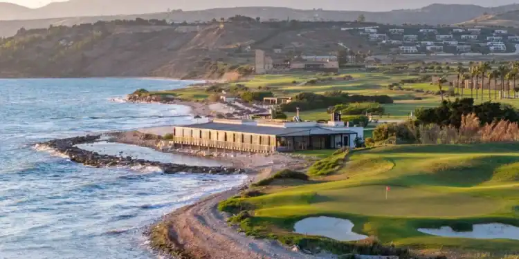 Discover Verdura Resort’s elegant new clubhouse in Sicily Verdura Resort’s new clubhouse overlooking the Mediterranean golf course.