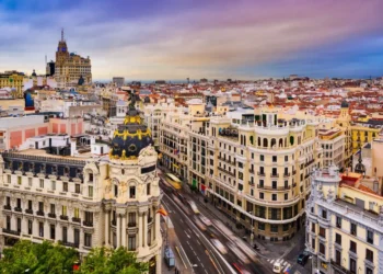 a city with many buildings