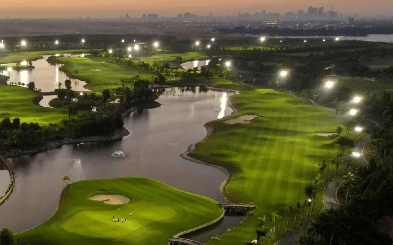 Vattanac Golf Resort - Play golf at Night.